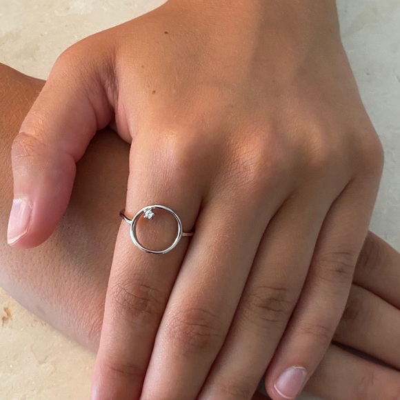 Sale $8 Firm! .925 Sterling Silver Round Ring with Cz - Picture 17 of 17